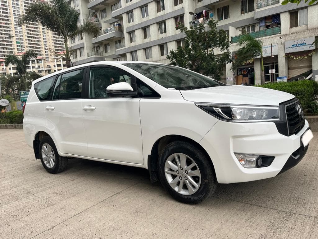 Innova crysta GX 2023